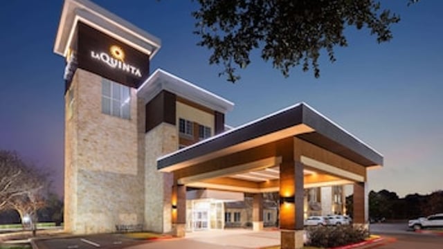 La Quinta Inn & Suites by Wyndham Austin - Cedar Park hotel detail image 2