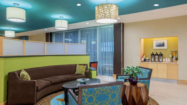 La Quinta Inn & Suites by Wyndham Little Rock - West hotel detail image 3
