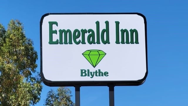 Emerald Inn & Lounge hotel detail image 2