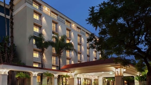 Embassy Suites by Hilton Arcadia Pasadena Area hotel detail image 1