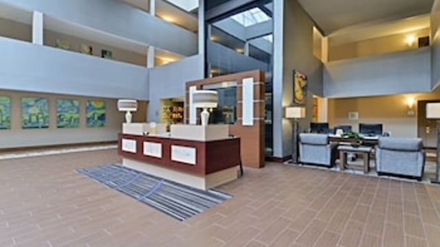 Quality Suites Nashville Airport hotel detail image 2