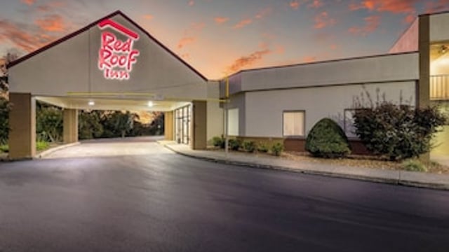 Red Roof Inn Clarksville hotel detail image 2