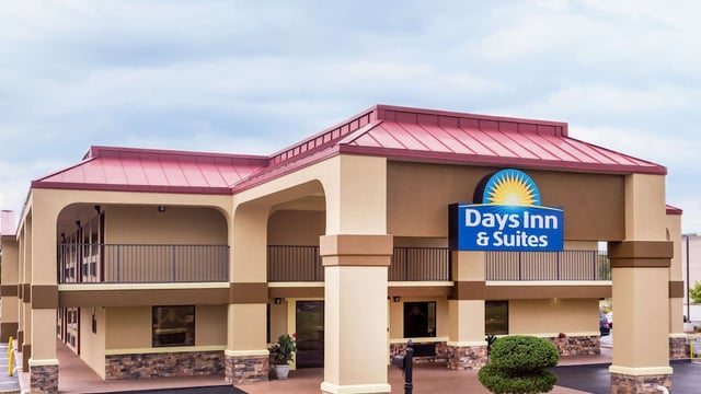 Days Inn & Suites by Wyndham Warner Robins Near Robins AFB hotel detail image 1