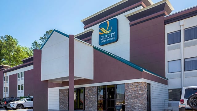 Quality Inn & Suites near Six Flags East hotel detail image 1