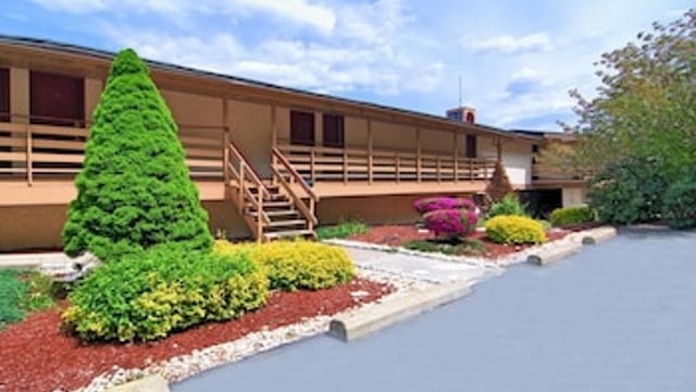 Econo Lodge Summit - Scranton hotel detail image 1