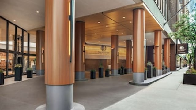 Hilton Grand Vacations Club Chicago Magnificent Mile hotel detail image 2