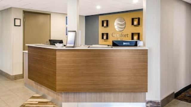 Comfort Inn Aéroport hotel detail image 3
