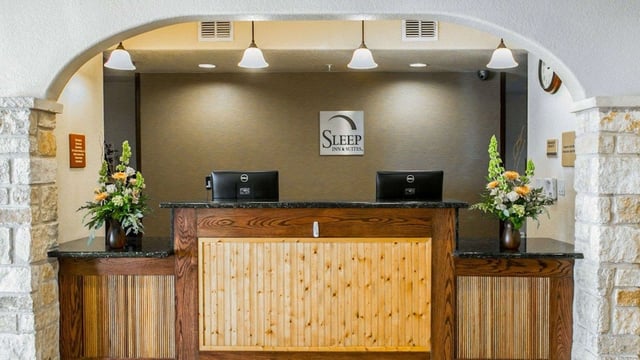 Sleep Inn & Suites near Palmetto State Park hotel detail image 2