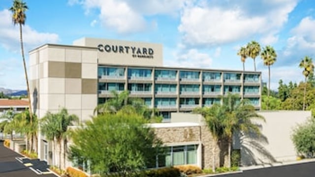 Courtyard by Marriott Los Angeles Woodland Hills hotel detail image 1