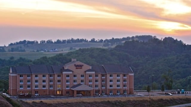 Fairfield Inn & Suites by Marriott Morgantown hotel detail image 2