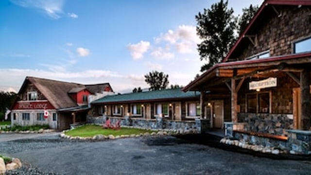 Adirondack Spruce Lodge hotel detail image 1