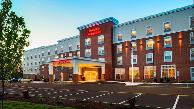 Hampton Inn & Suites Bridgewater hotel detail image 2