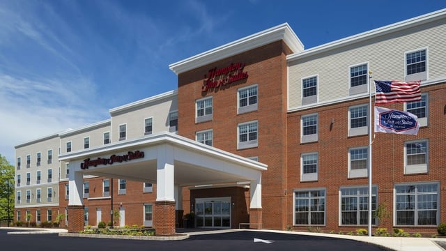 Hampton Inn & Suites Bridgewater hotel detail image 3
