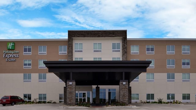 Holiday Inn Express & Suites Marshalltown, an IHG Hotel hotel detail image 3