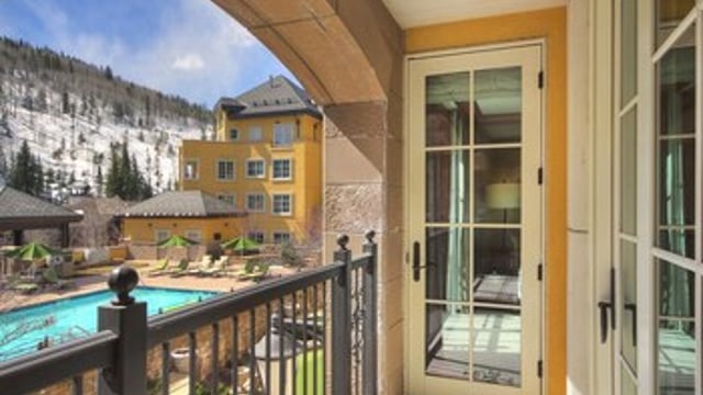 Luxury 2br Ritz-carlton W/ Mountain View 2 Bedroom Condo by RedAwning hotel detail image 2
