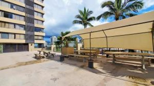 Waikiki beach modern studio No resort fee Best location hotel detail image 3